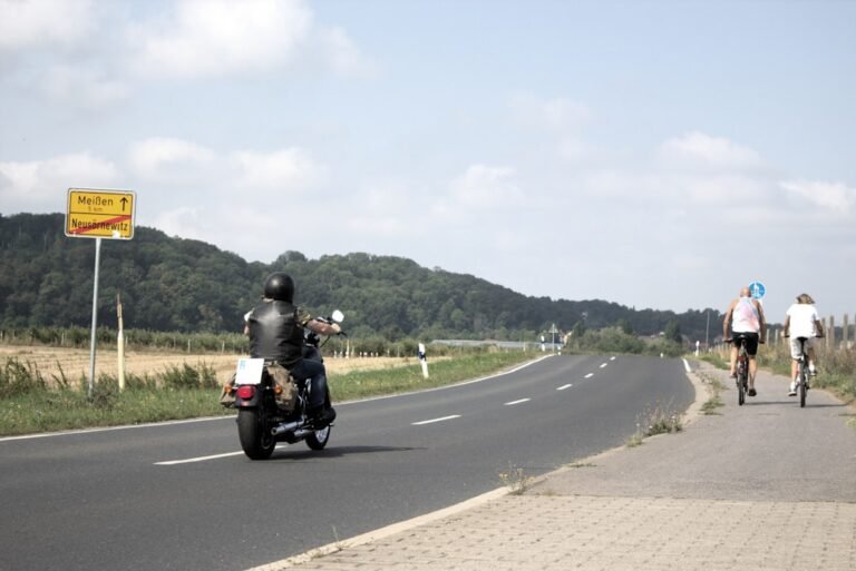 Vom Traum zur Tour: So erwirbt man in Deutschland die Fahrerlaubnis fürs Motorrad